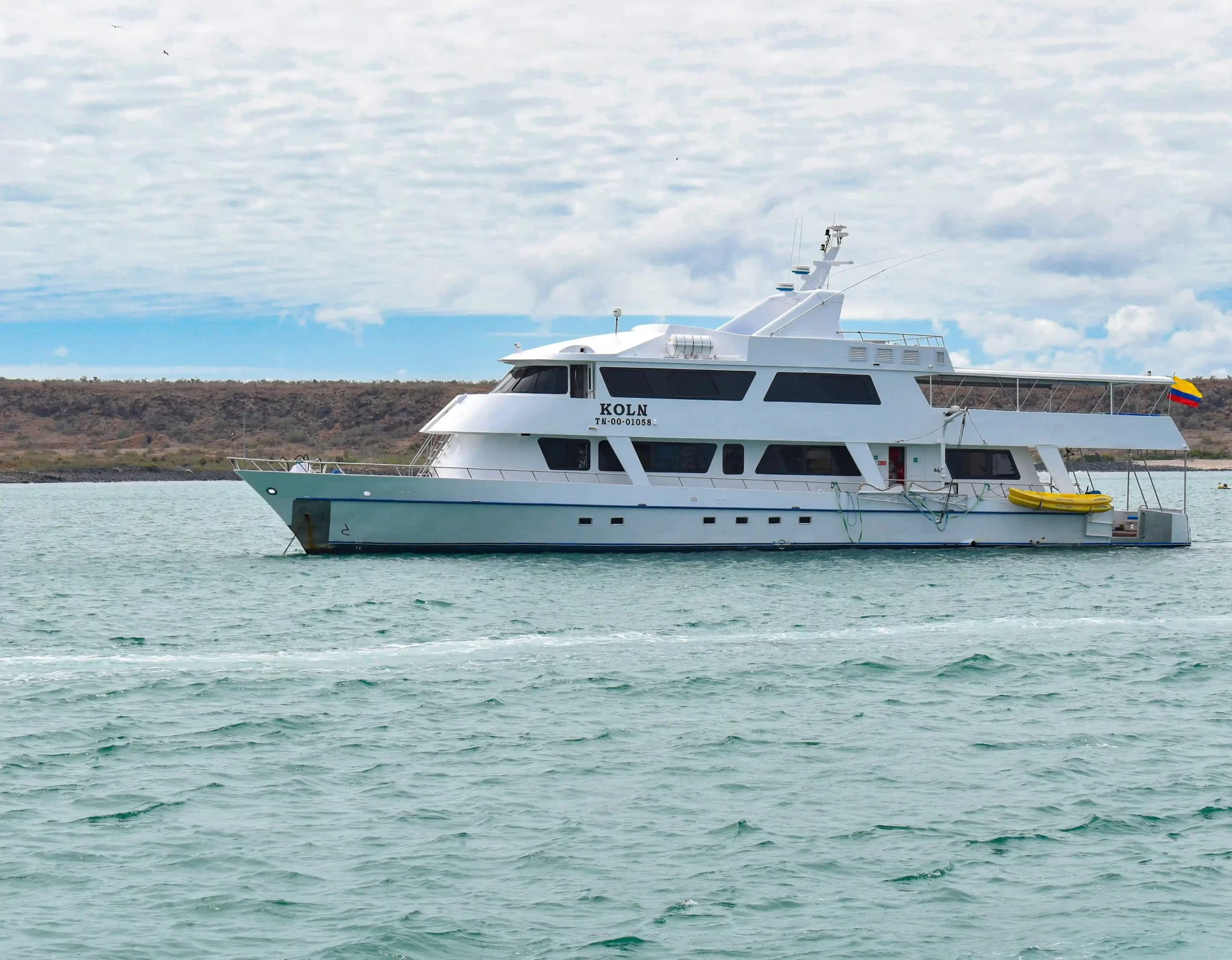 crucero köln galápagos yate barco tour