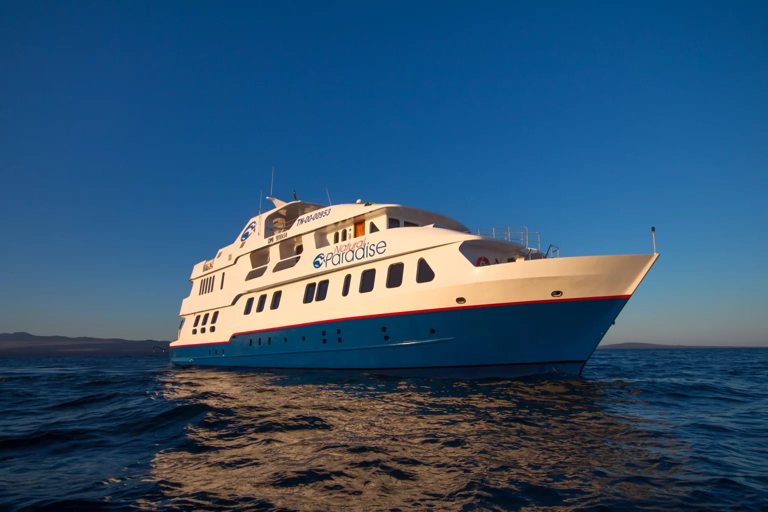 crucero natural paradise galápagos lujo